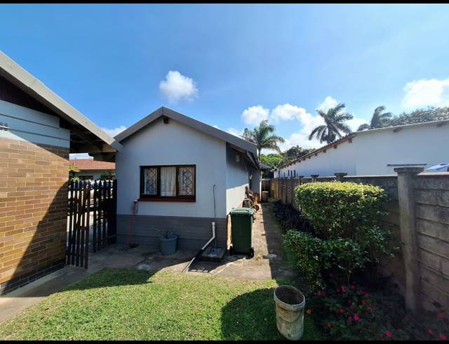 3 BEDROOM FREEHOLD FOR SALE IN SHELLY BEACH